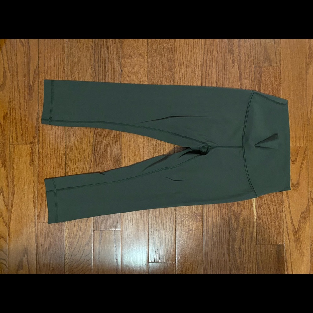 Lululemon Wunder Under Crops Size 6